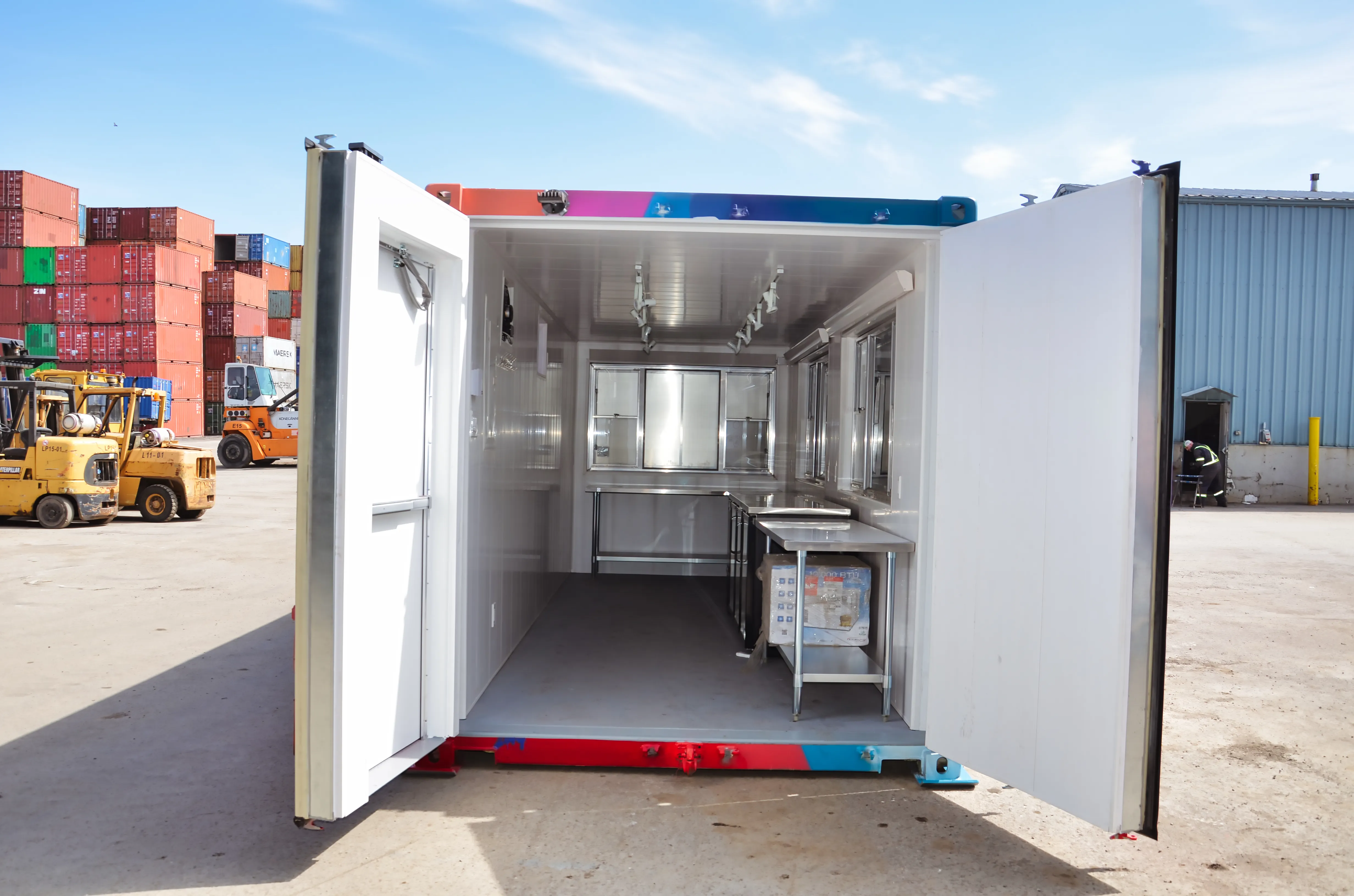 Kitchen Container — a container converted into a commercial kitchen, photo 5