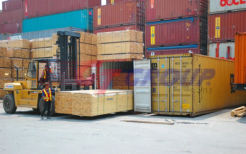 Warehouse racking and picking aisles